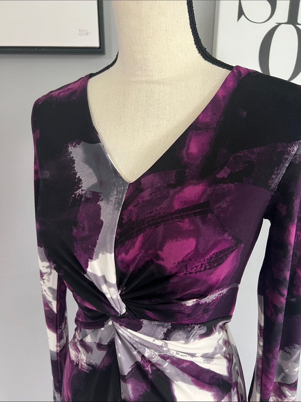 Donna Karan Printed Long Sleeve V-Neck Sheath Dress - Picture 2 of 8